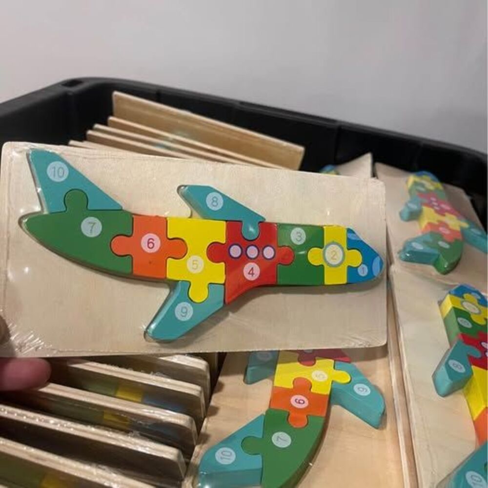 Lot of 140 of Wooden Airplanes Puzzles